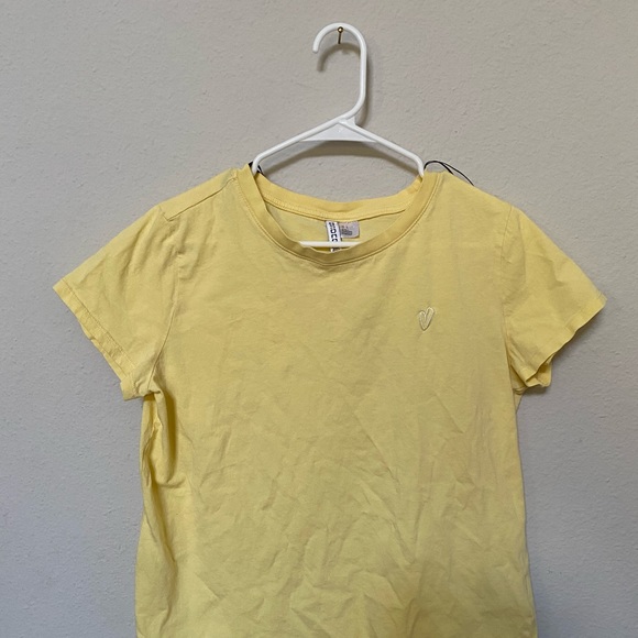 💛  Embroidered T-Shirt - Picture 3 of 8